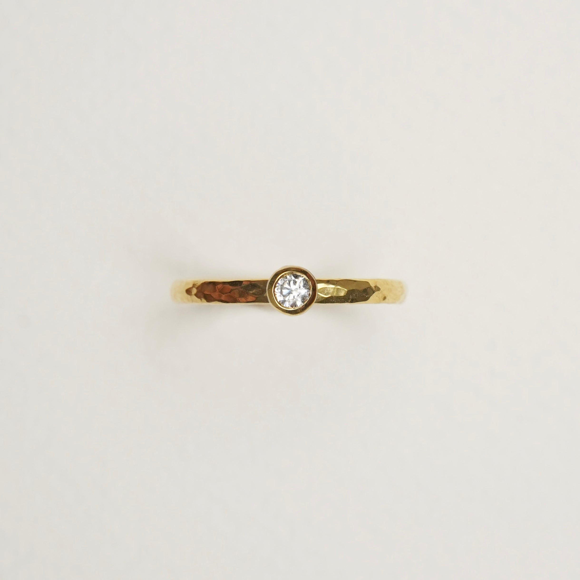 Verlobungsring-Baukasten Gelbgold | 4 | Oval geschmiedet | Zarge rund 3.5 mm