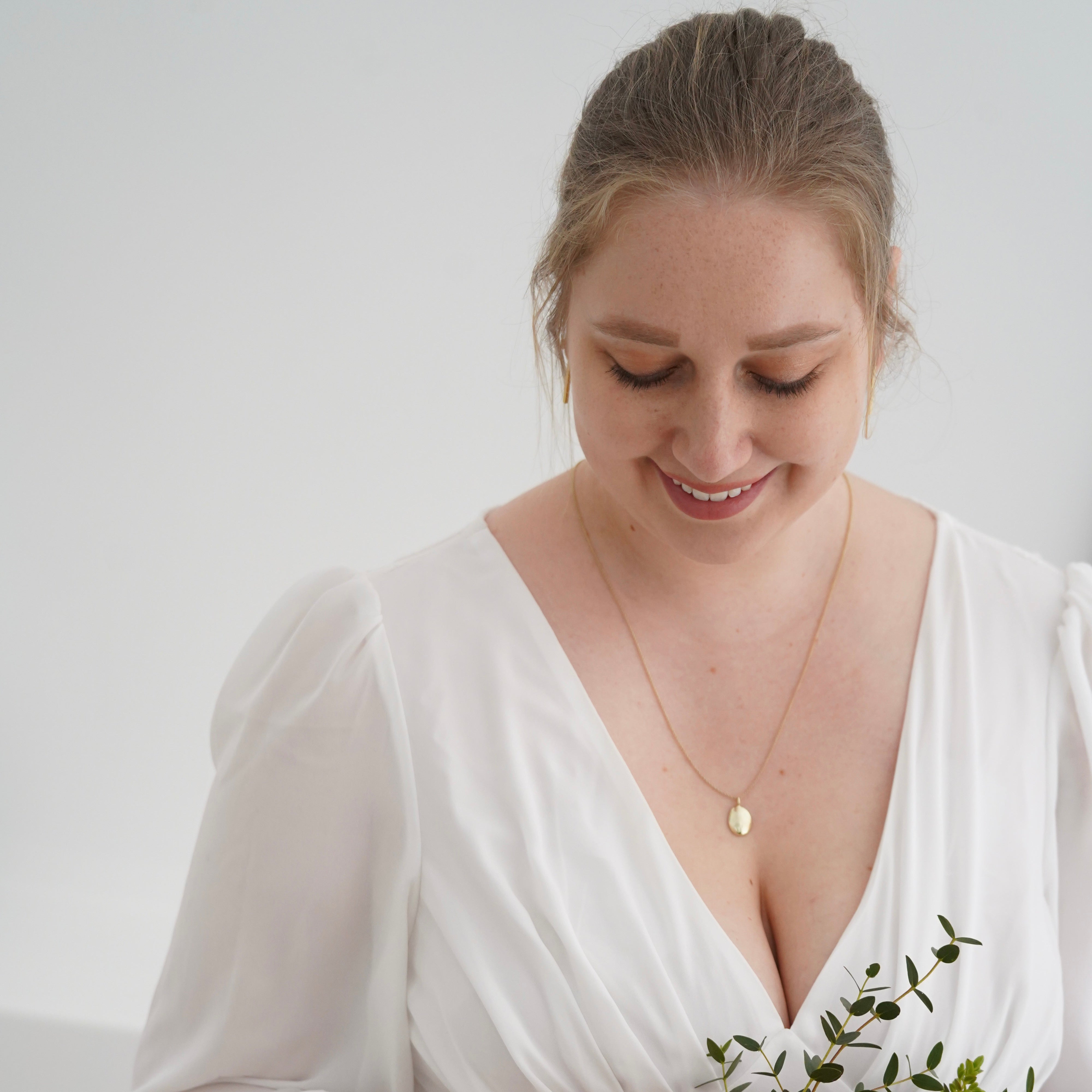 Brautschmuck mit Bedeutung – Erinnerungen, die du am Hochzeitstag trägst