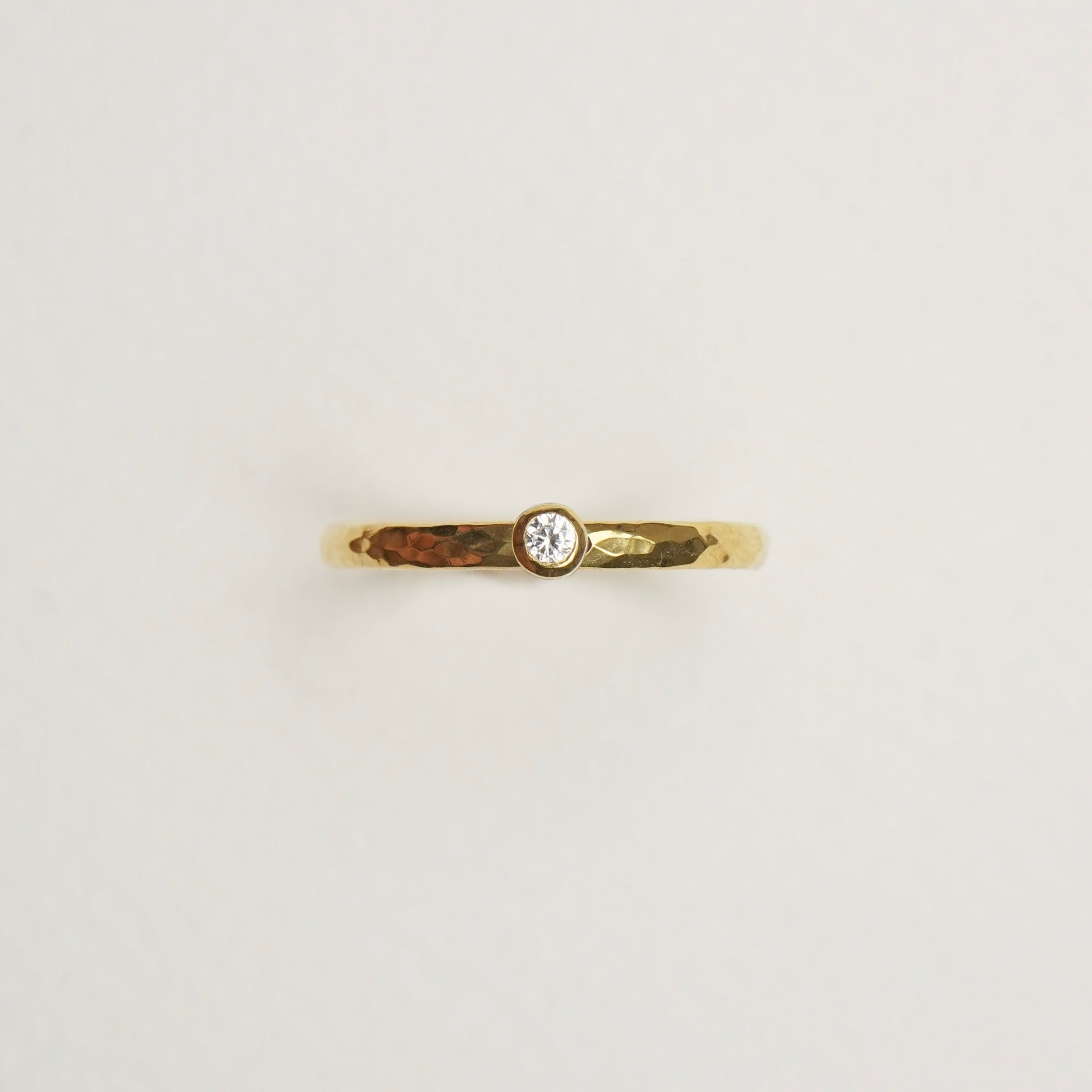 Verlobungsring-Baukasten Gelbgold | 4 | Oval geschmiedet | Zarge rund 2.5 mm