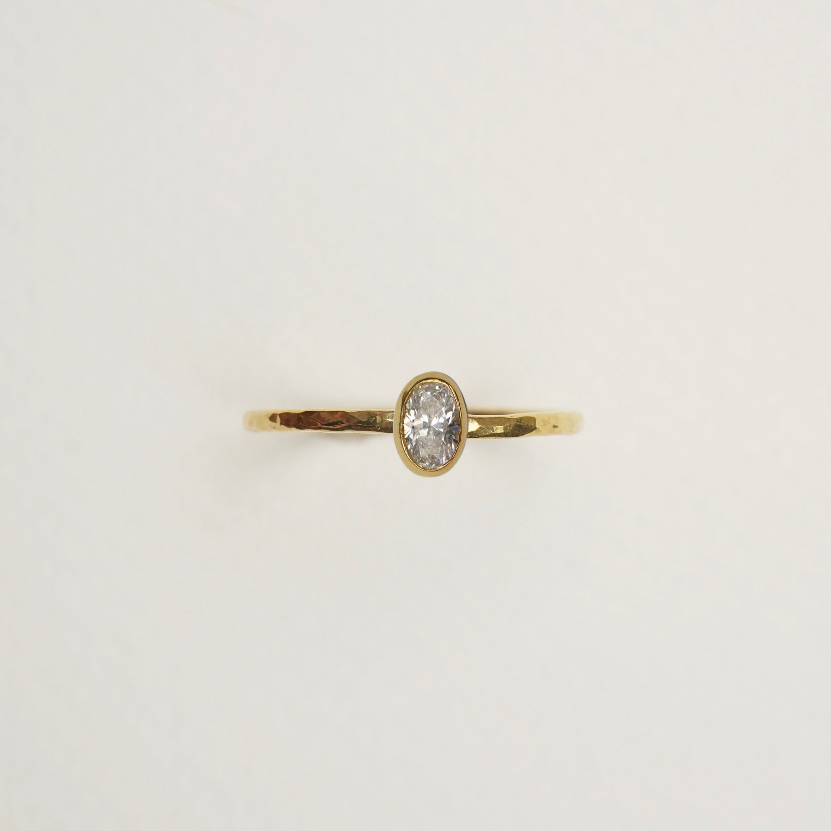 Verlobungsring-Baukasten Gelbgold | 2 | Rund geschmiedet | Zarge oval 4x6 mm